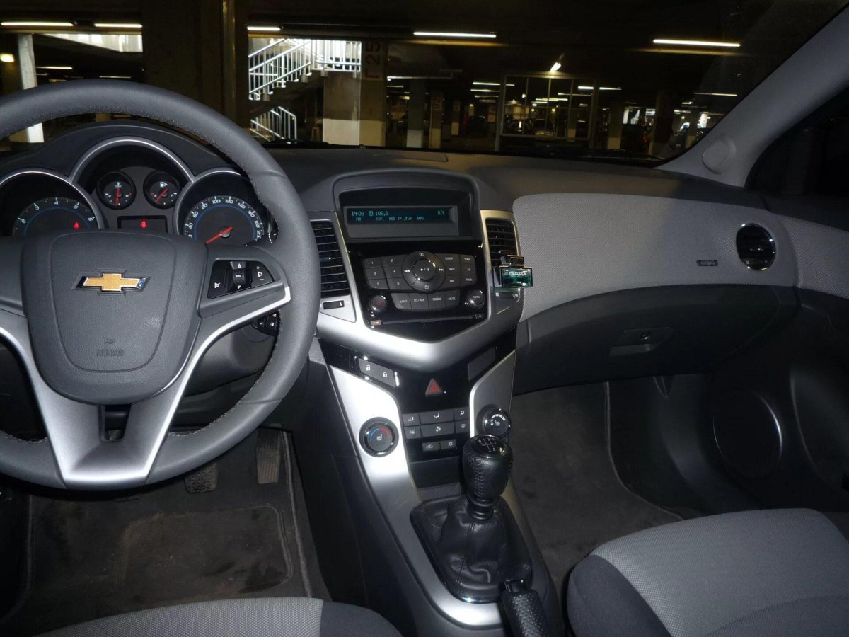 Chevrolet Cruze 2010 салон