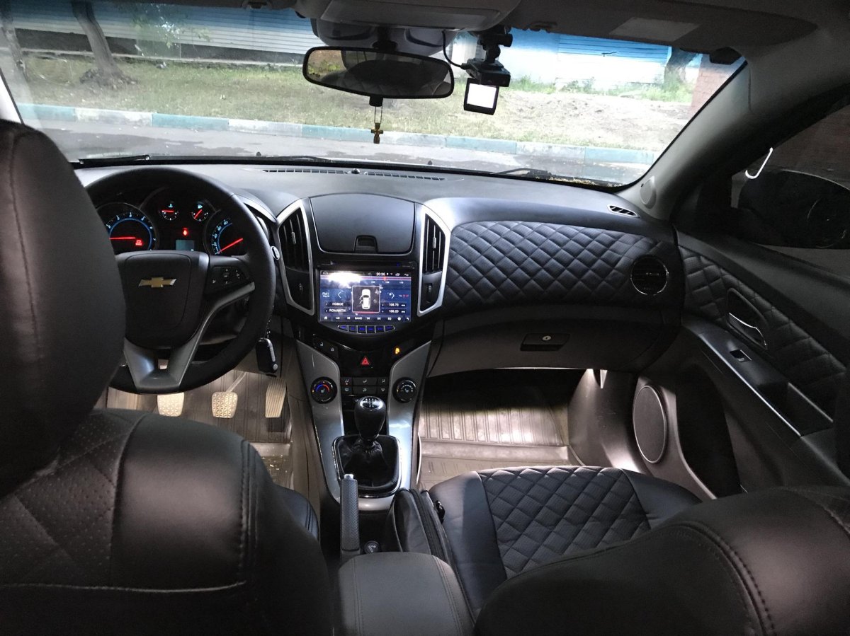 Шевроле Круз 1.8 2013 салон