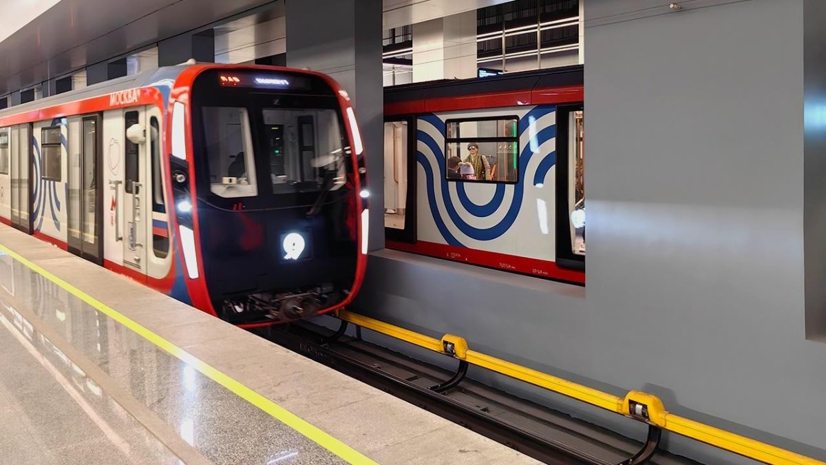 Поезд метро