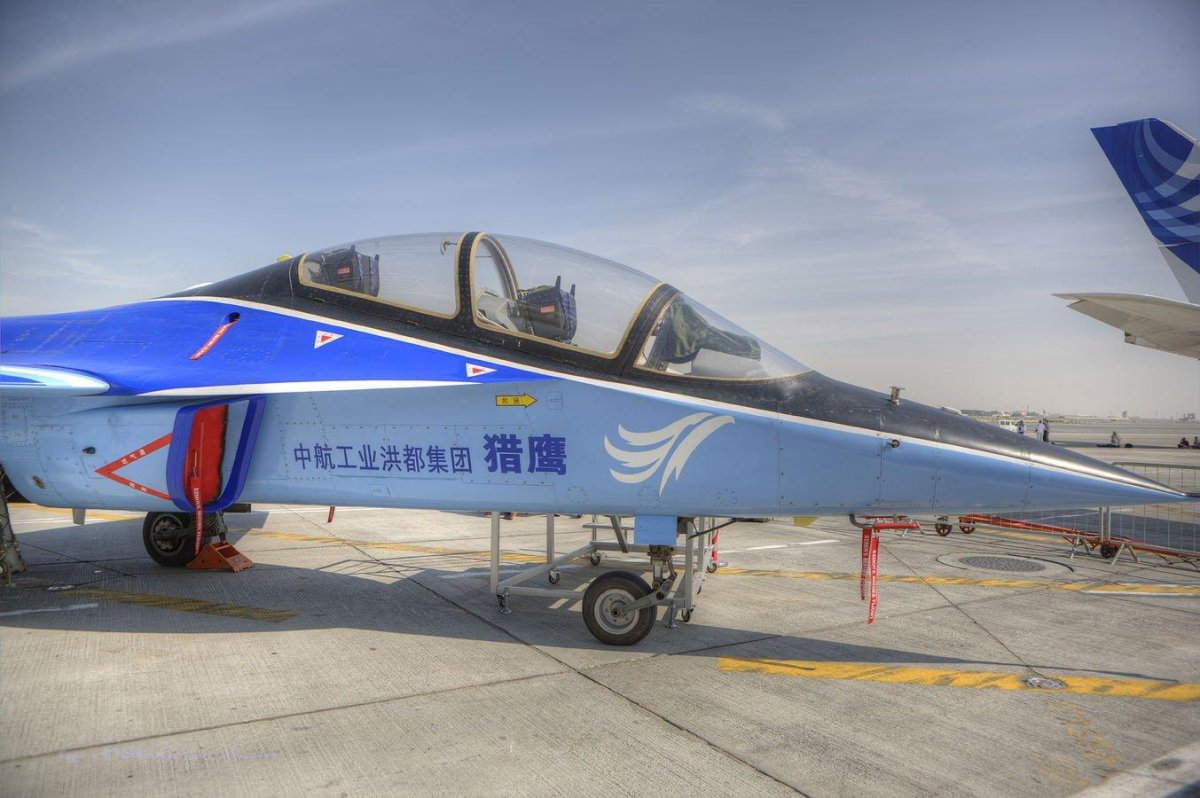 Самолет Hongdu l-7 (CJ-7)