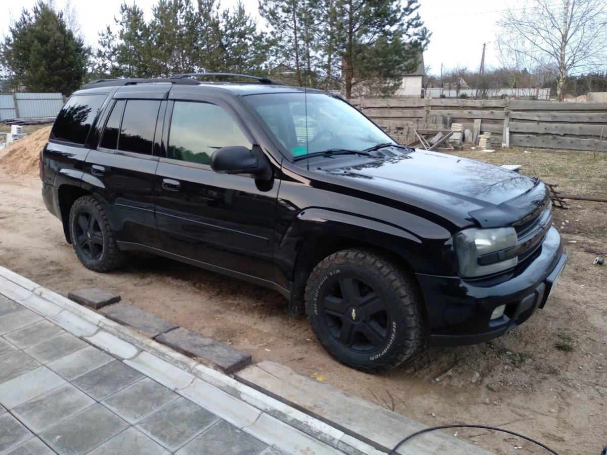 Chevrolet trailblazer черный
