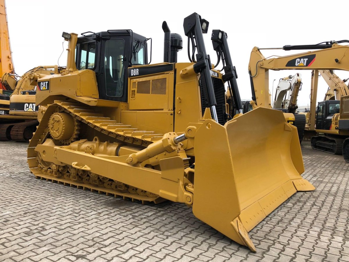 Бульдозер Cat d8r