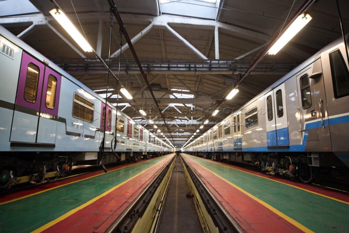 Поезд метро Москва 2022