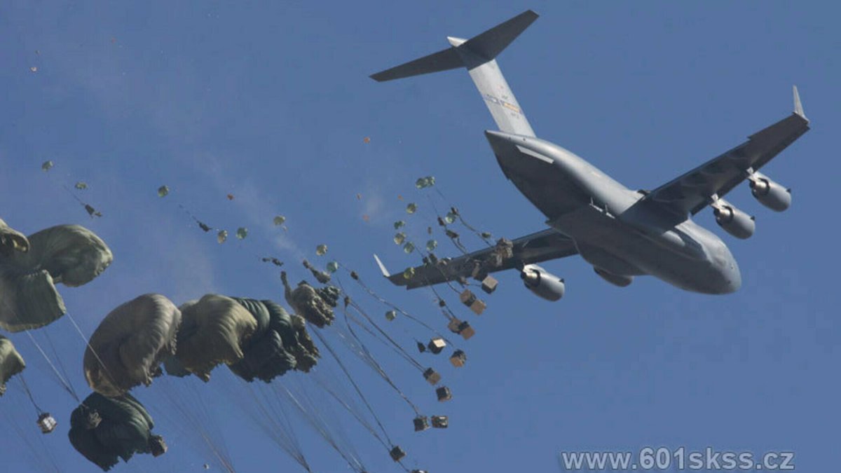 Десантирование техники с ил 76