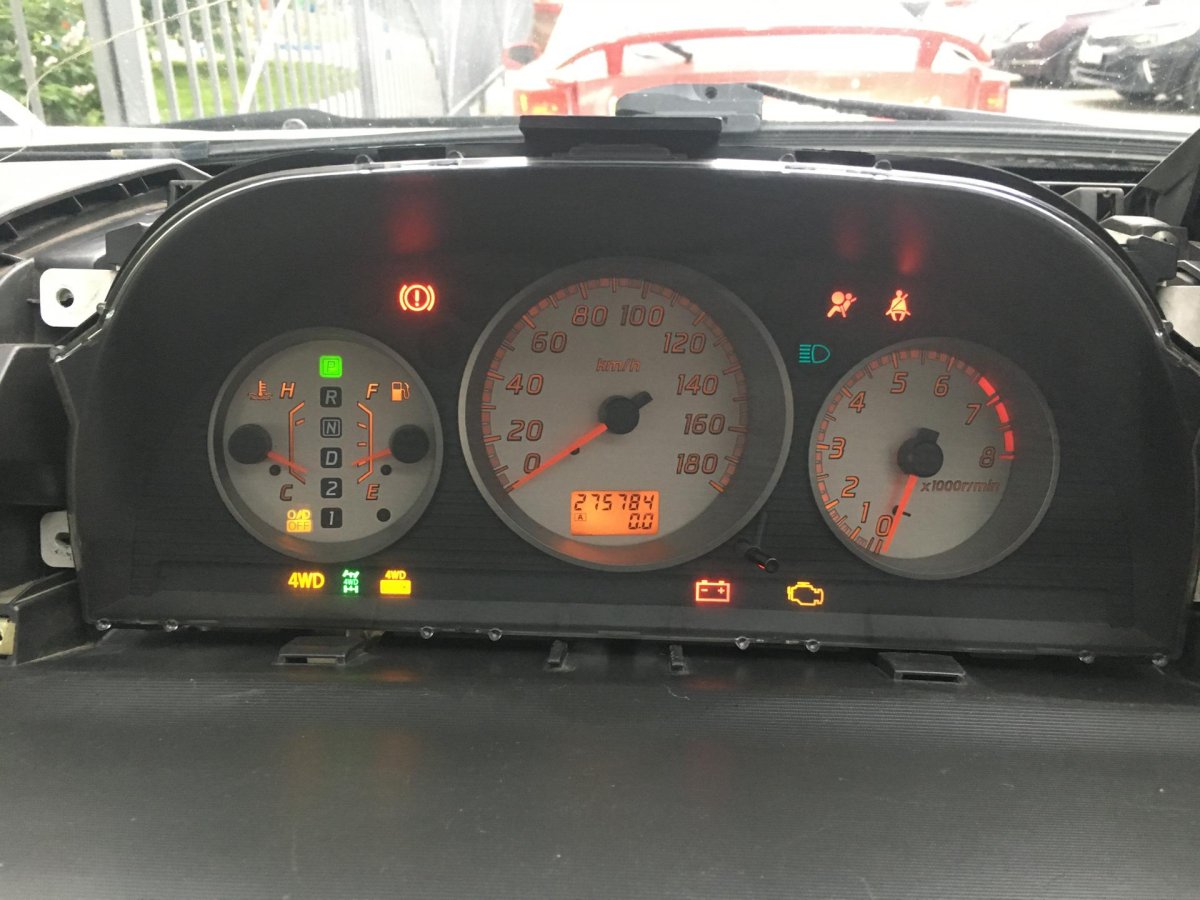 Nissan x-Trail t30 панель приборов