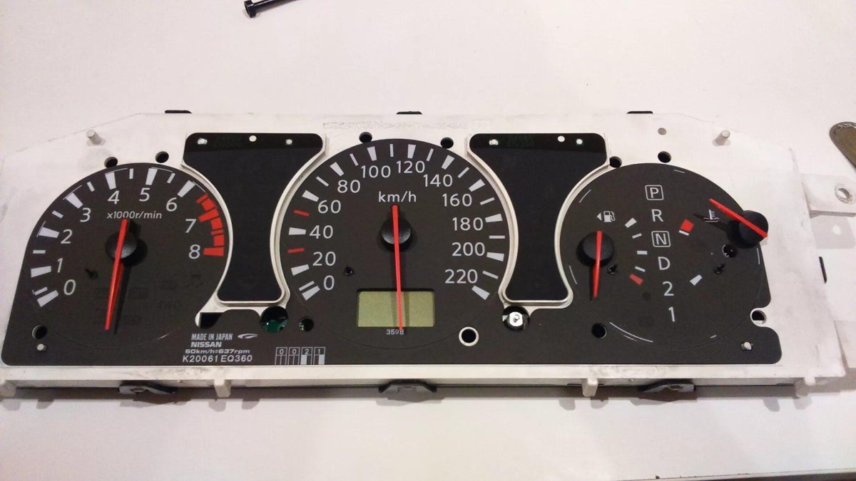 Nissan x Trail t30 щиток приборов