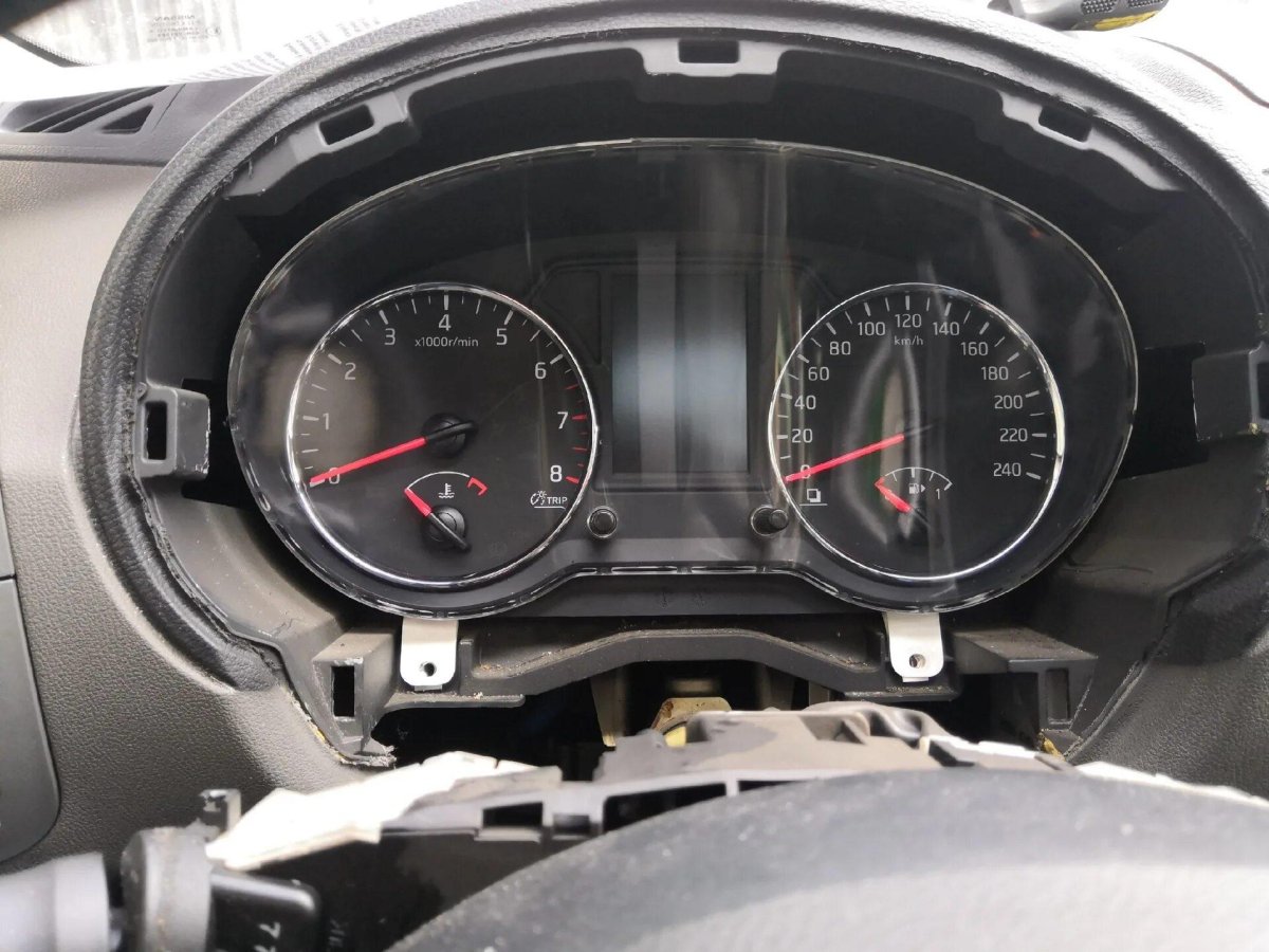 Приборная панель x Trail t31