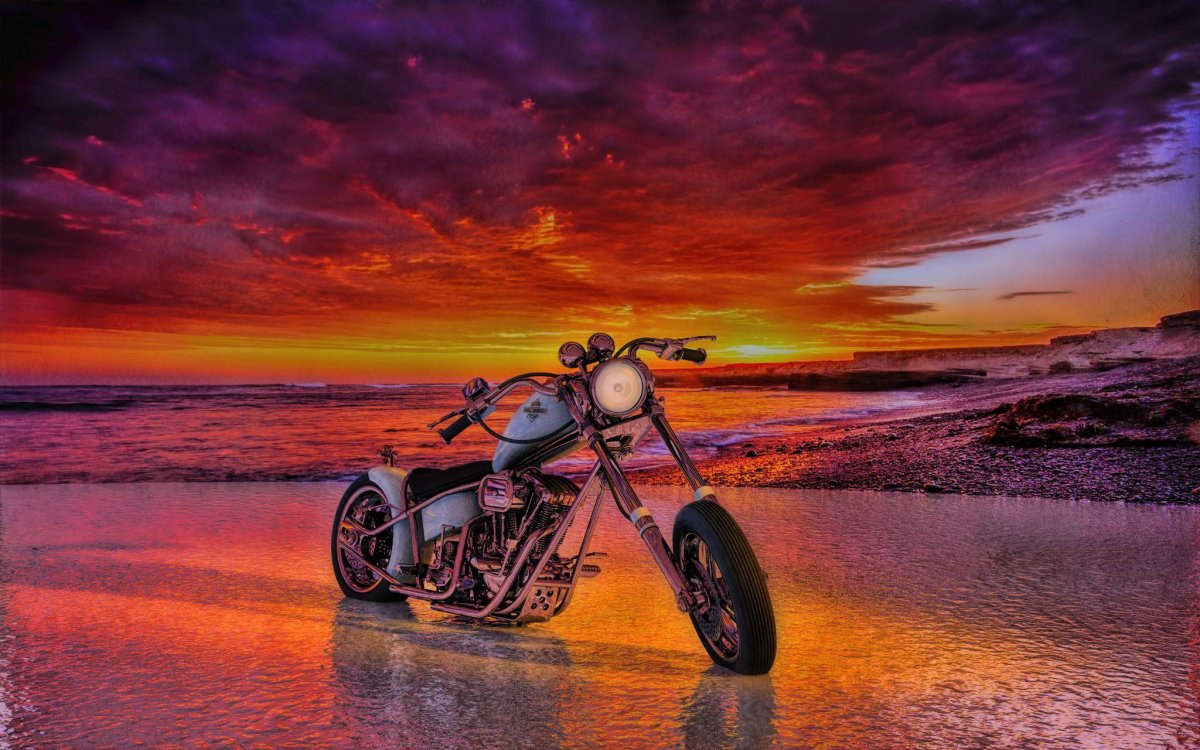 Мотоцикл на закате