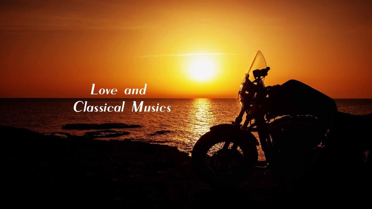 Мотоцикл на берегу мор