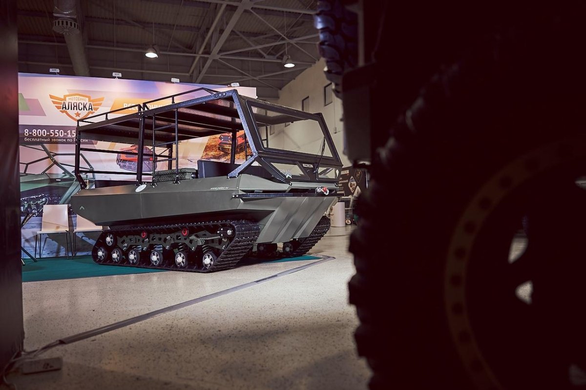 Гусеничный вездеход дозор