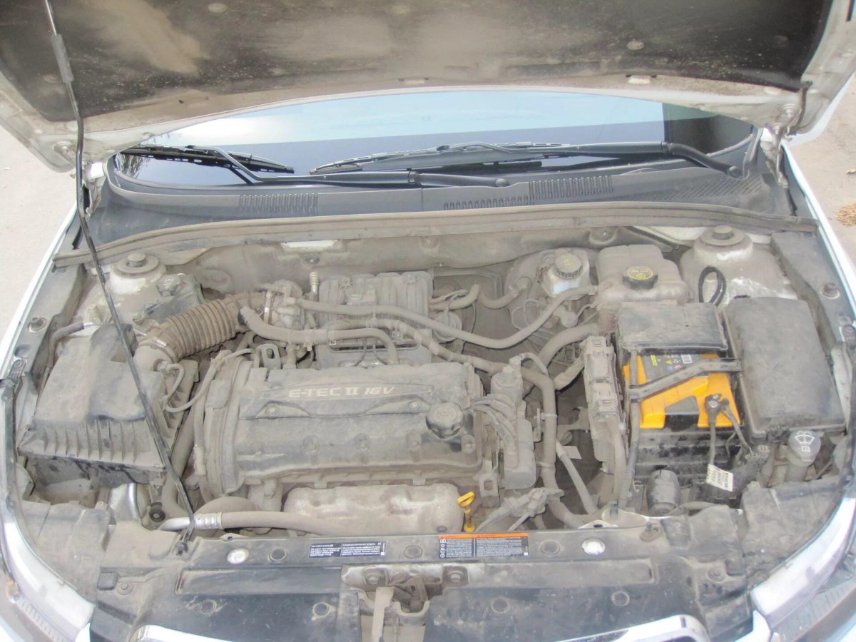 Подкапотное пространство Шевроле Круз 1.8