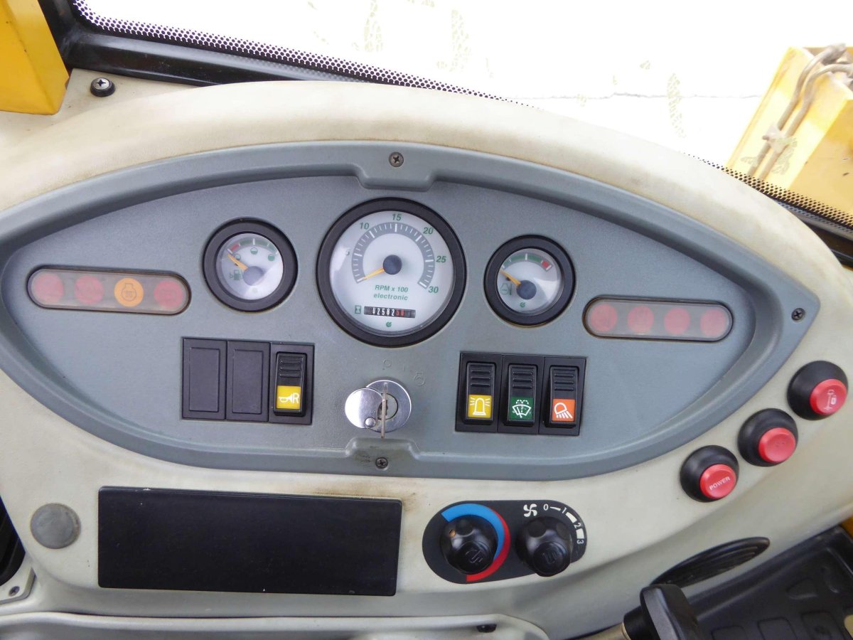 Приборная панель Komatsu wb93r