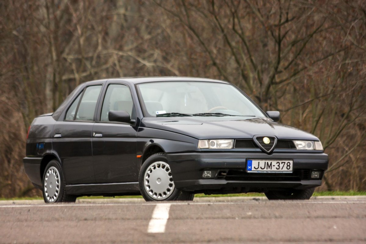 Alfa Romeo 155 Black