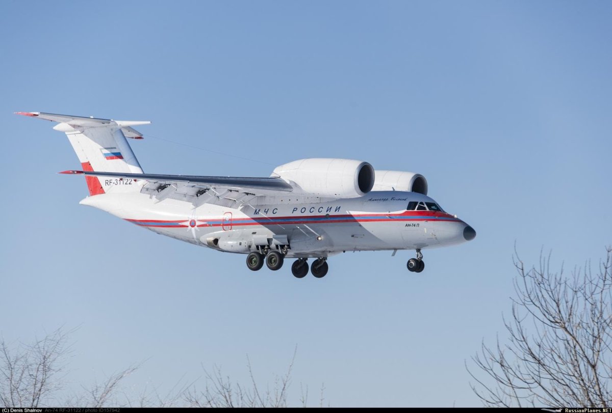 Самолет АН 74 МЧС
