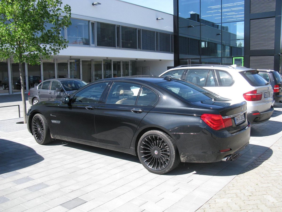 BMW 7 f01 Alpina Black