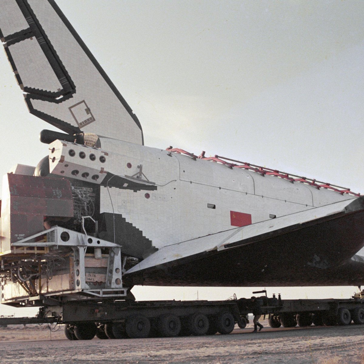 Многоразовый челнок Буран