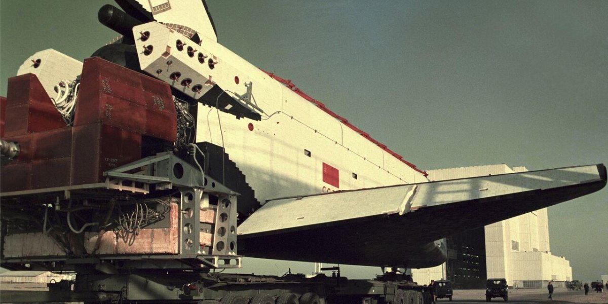 Буран челнок СССР