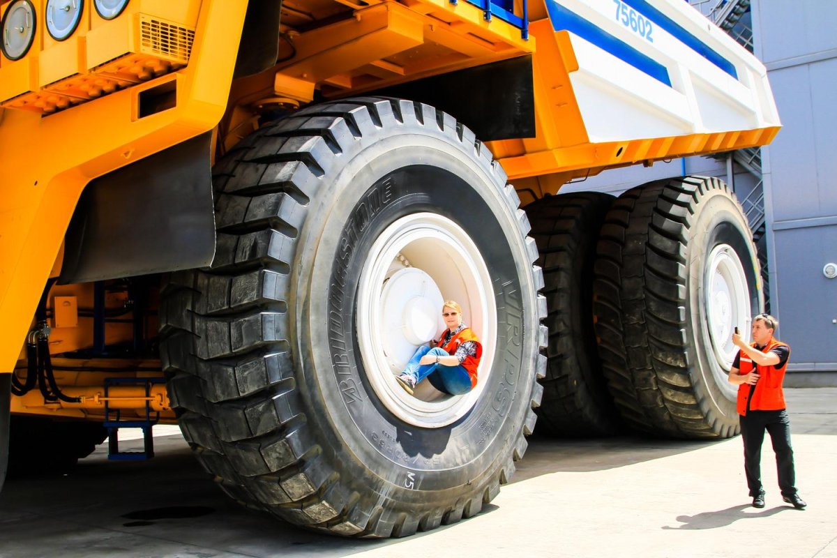 БЕЛАЗ-75710 самосвал