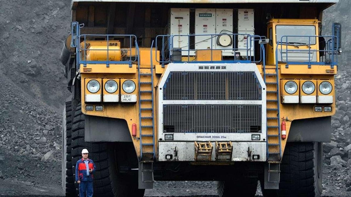 БЕЛАЗ-75600 самосвал