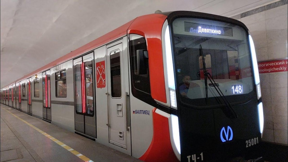 Метропоезд Балтиец 81/725