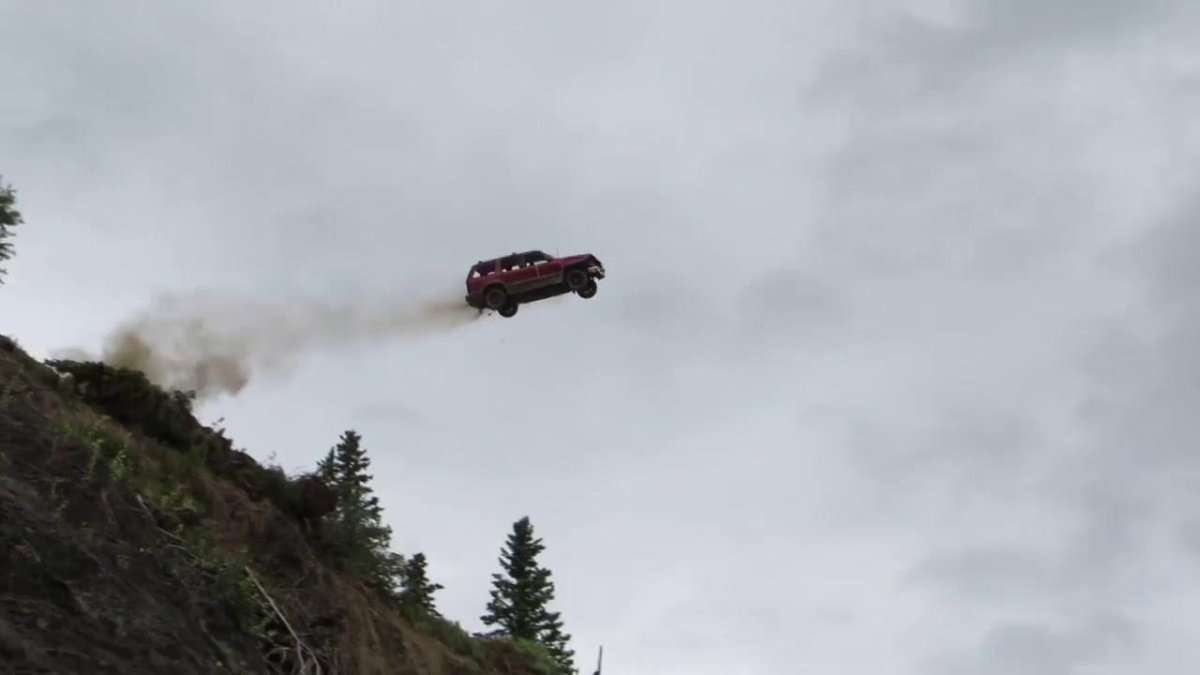 Машина на обрыве