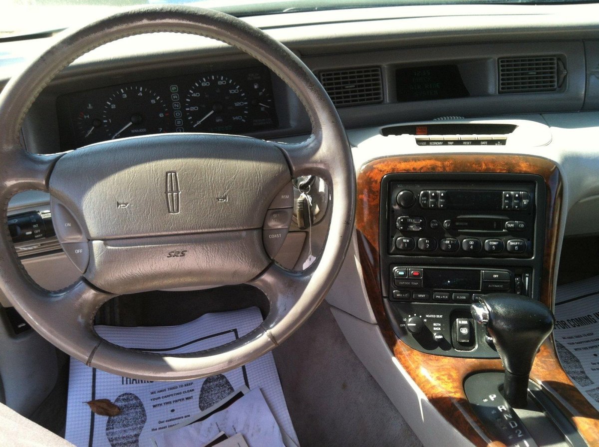 Lincoln Mark 8 Interior