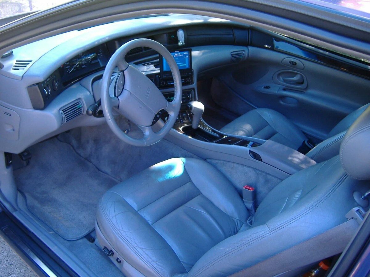 Lincoln Mark VIII Interior