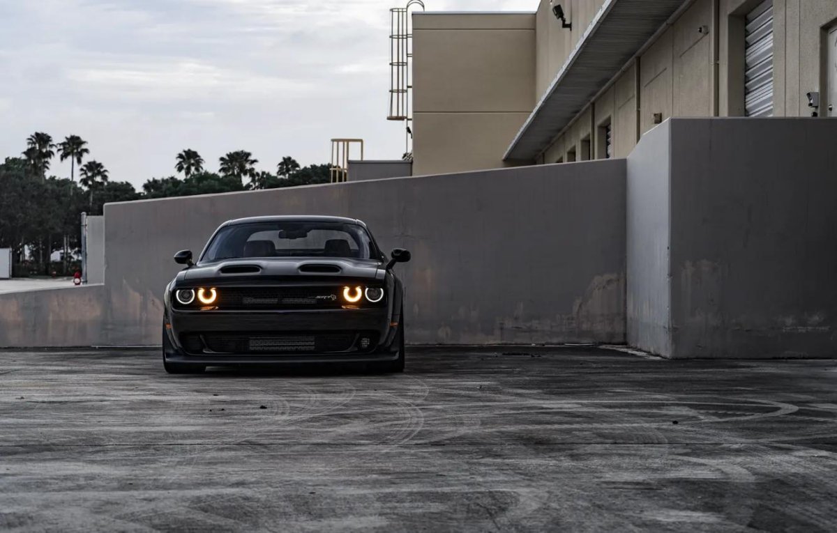 Dodge Challenger Hellcat 4k