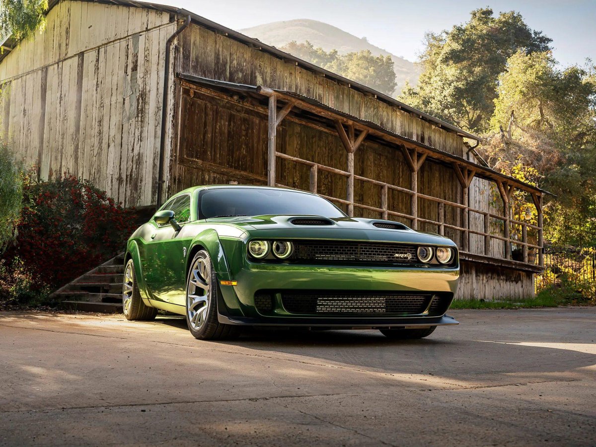 Dodge Challenger srt Hellcat