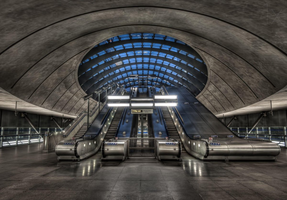 Кэнэри-Уорф станция метро