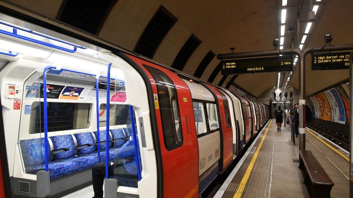 Метро Лондона станция Клэпем Норт