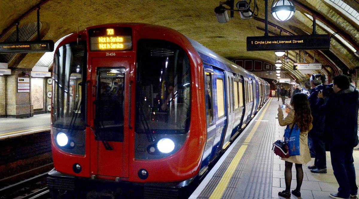 Лондонский Метропоезд