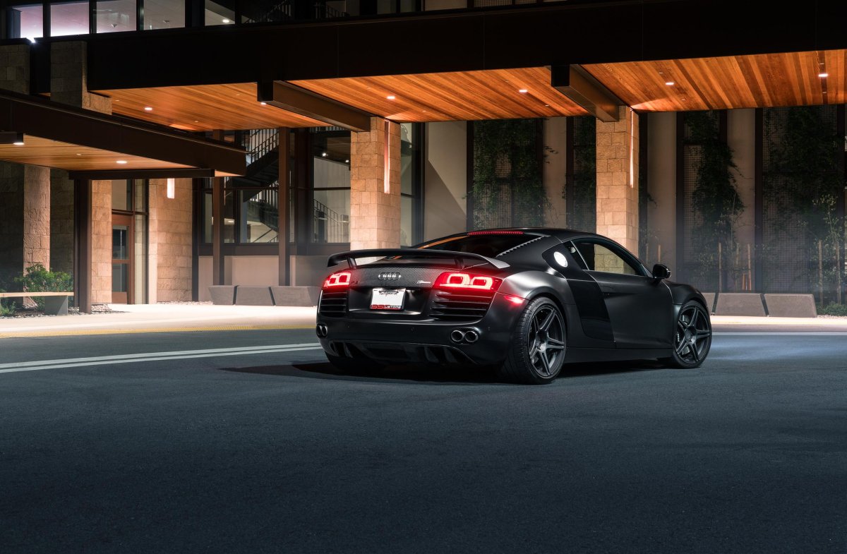 Audi r8 черная