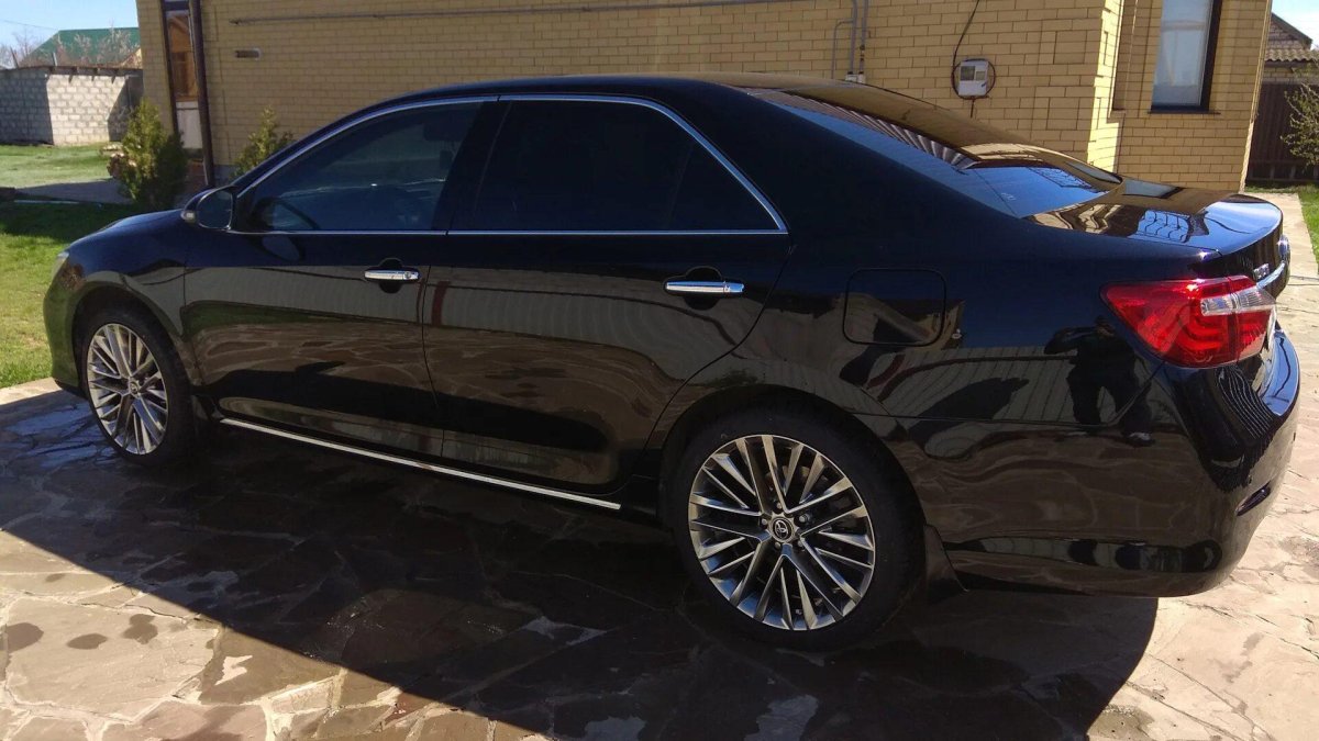 Toyota Camry v50 r19