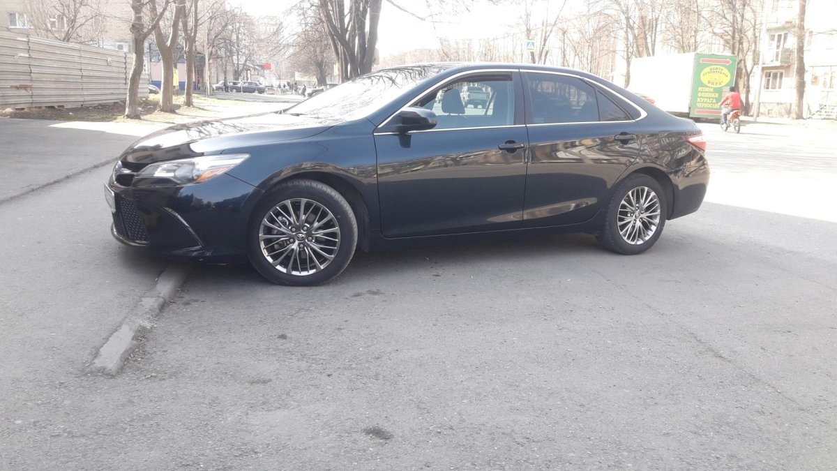 Тойота Камри 70 r17