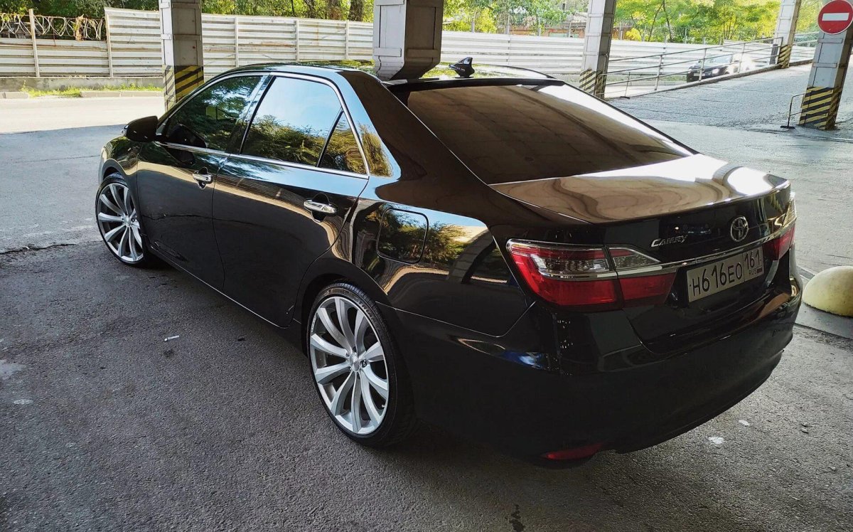 Toyota Camry 55 r19