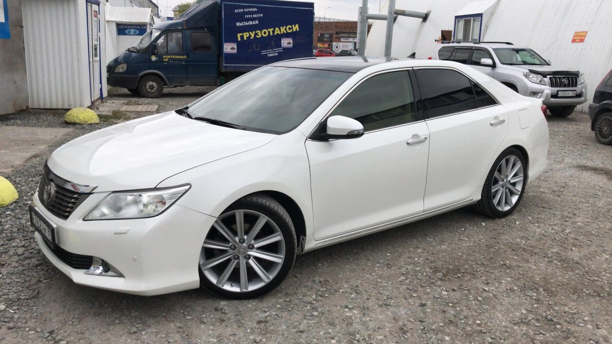 Toyota Camry v50 r19