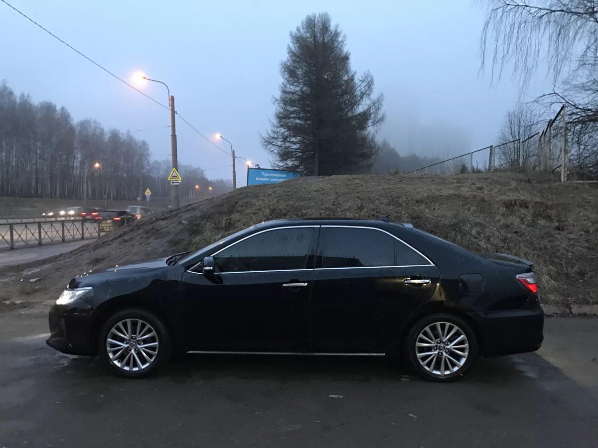Камри 50 черная