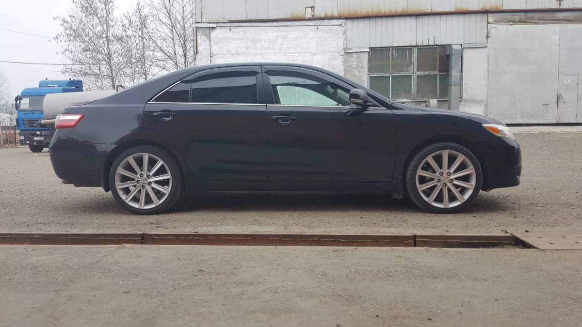 Toyota Camry 40 r19