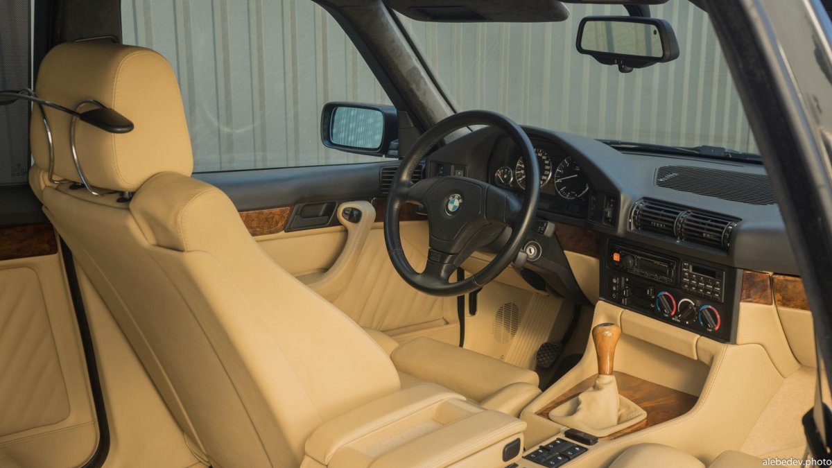 BMW e34 Interior