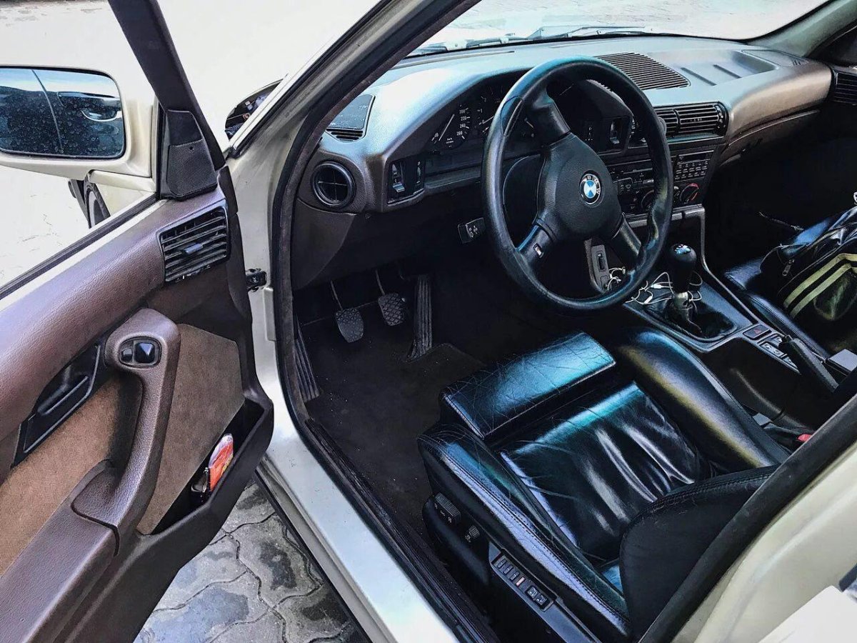BMW е34 салон