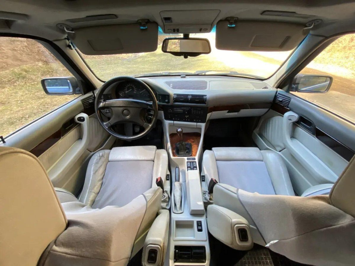 BMW e34 белый салон