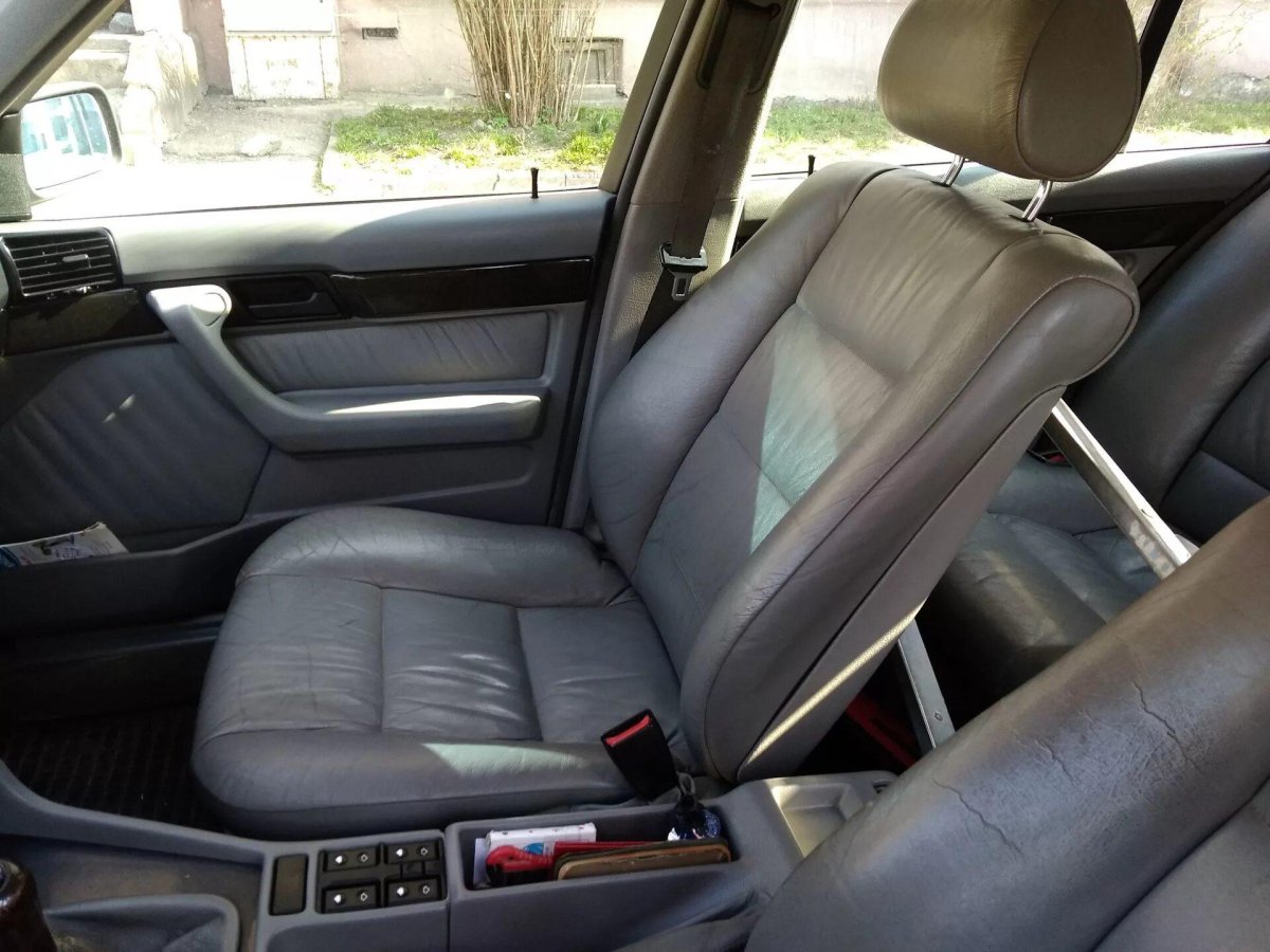 Серый кожаный салон БМВ е34