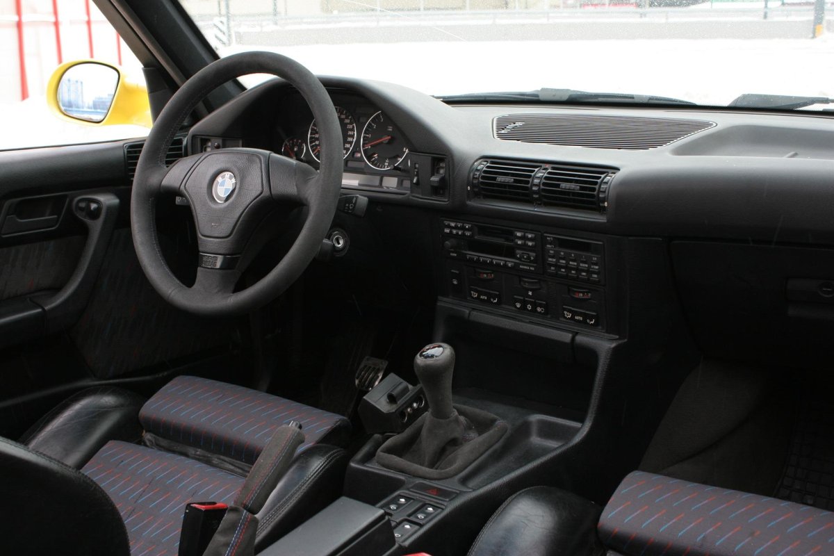 БМВ 5 е34 салон