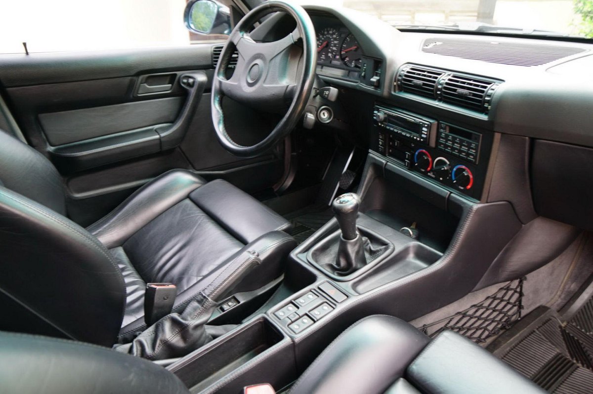 БМВ е34 салон