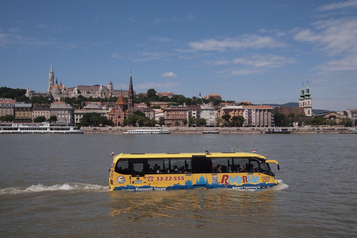 Автобус амфибия в Будапеште