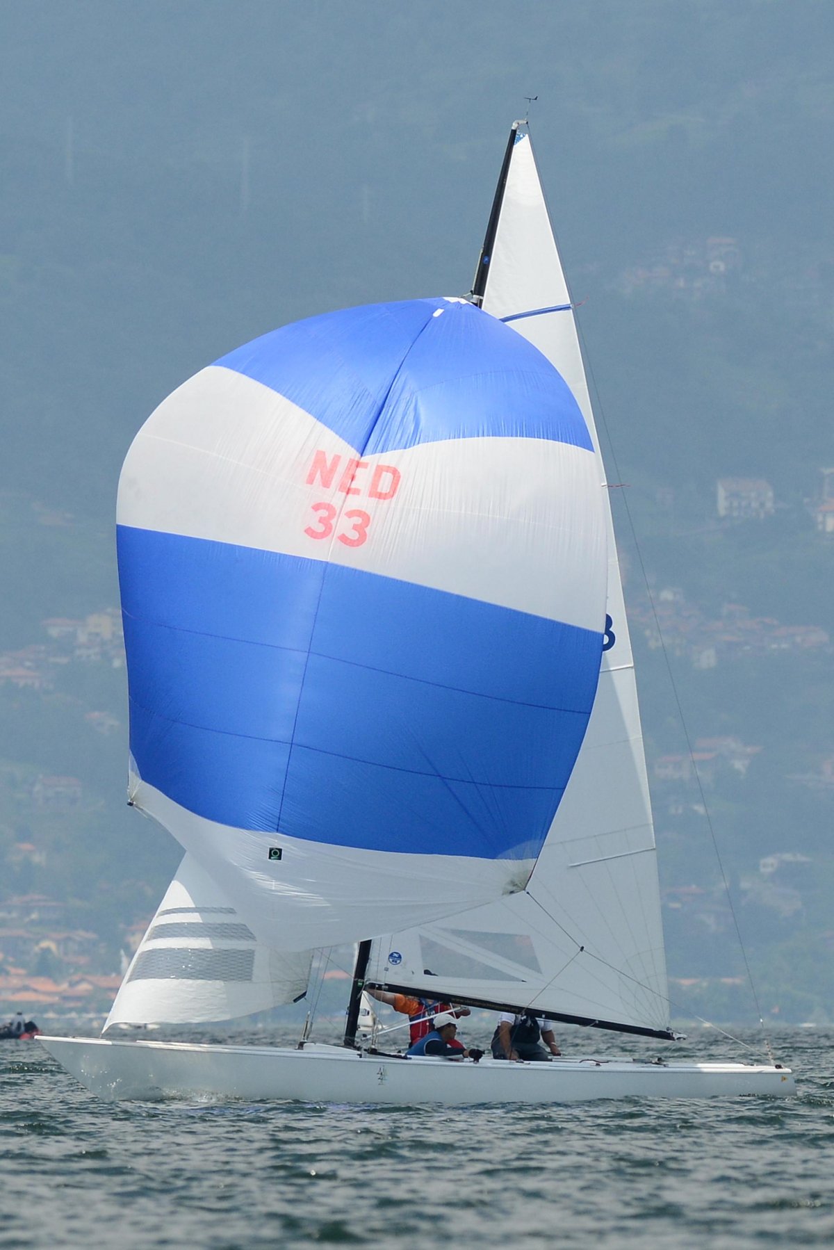 Яхта Солинг