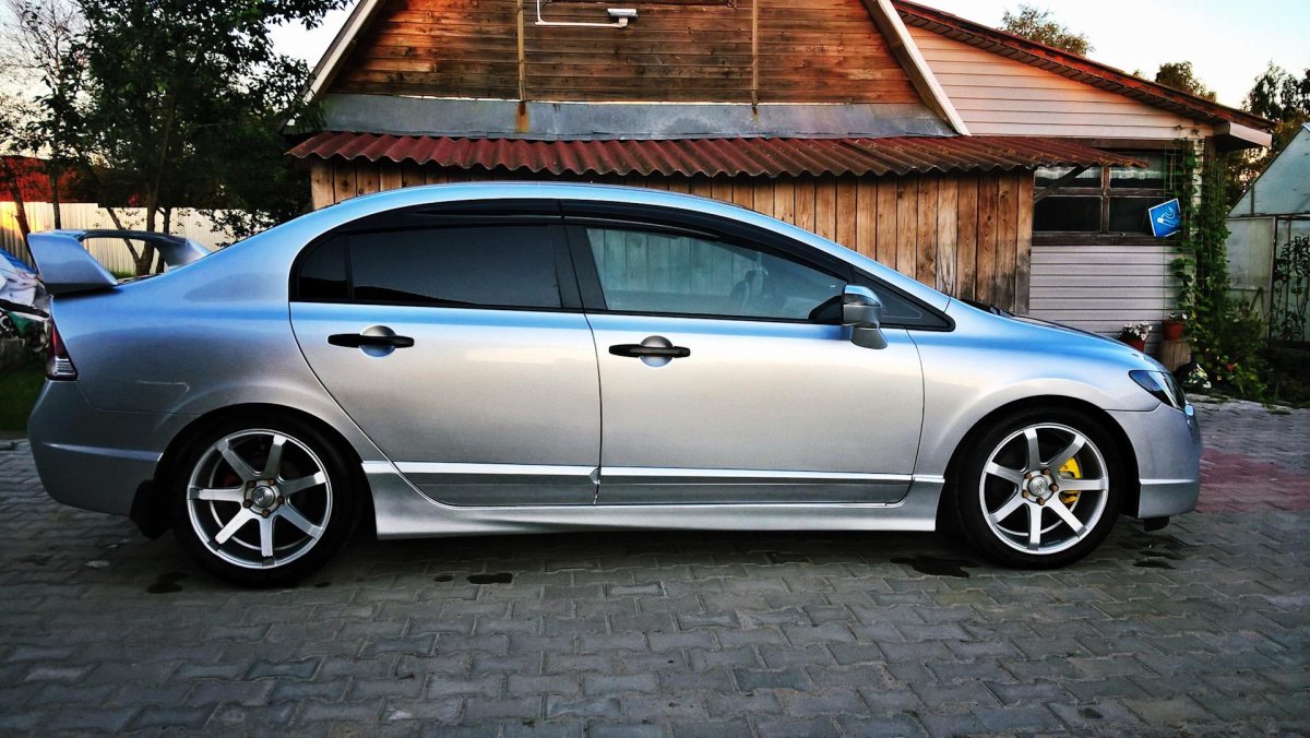 Honda Civic 4d r17