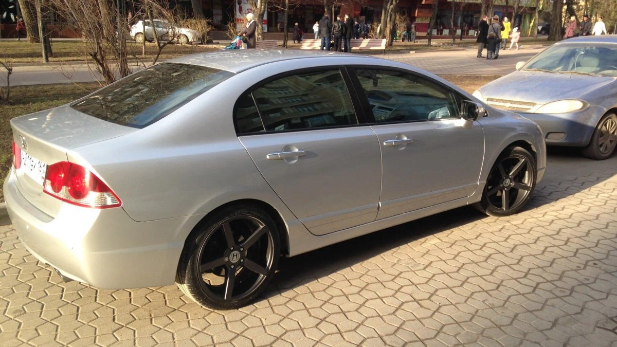 Honda Civic 4d на ВОССЕНАХ