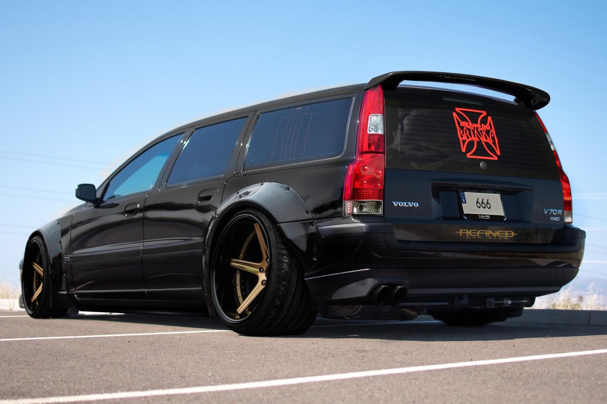 Volvo v70 stance
